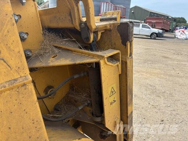 New Holland CR 8080 Combine harvesters