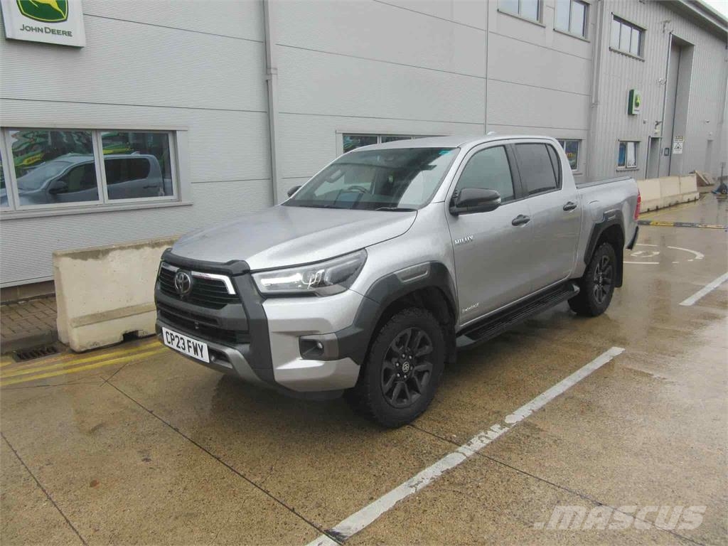 Toyota HILUX INVINCIBLE X Sonstige Landmaschinen