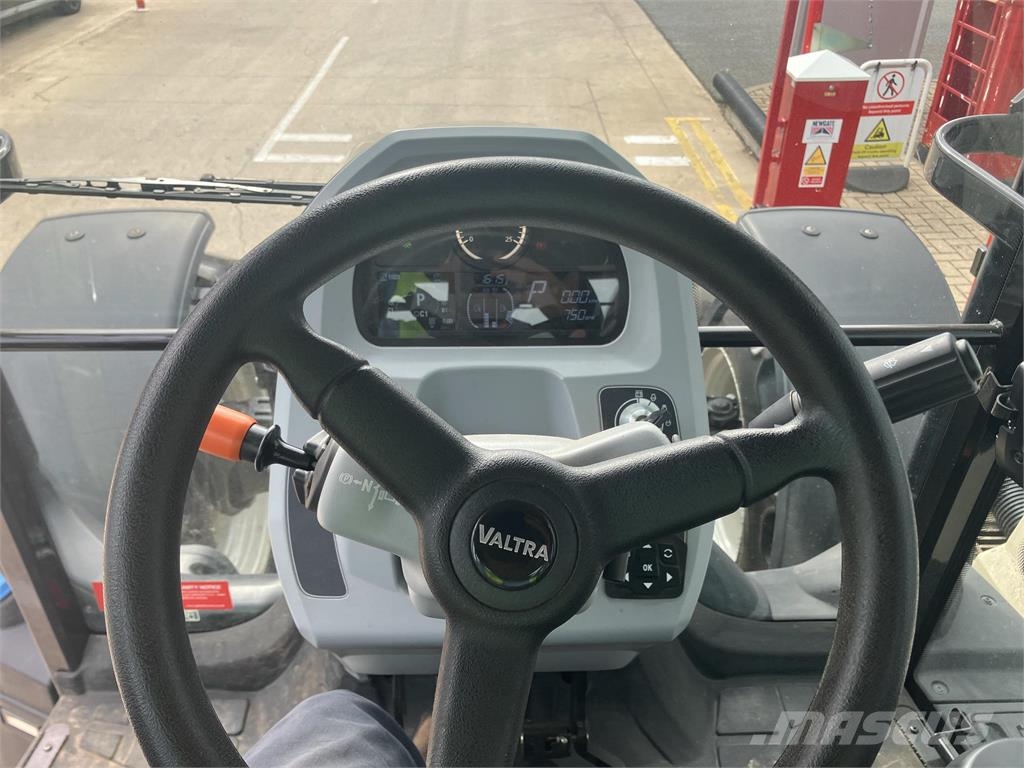 Valtra G125 Tratores