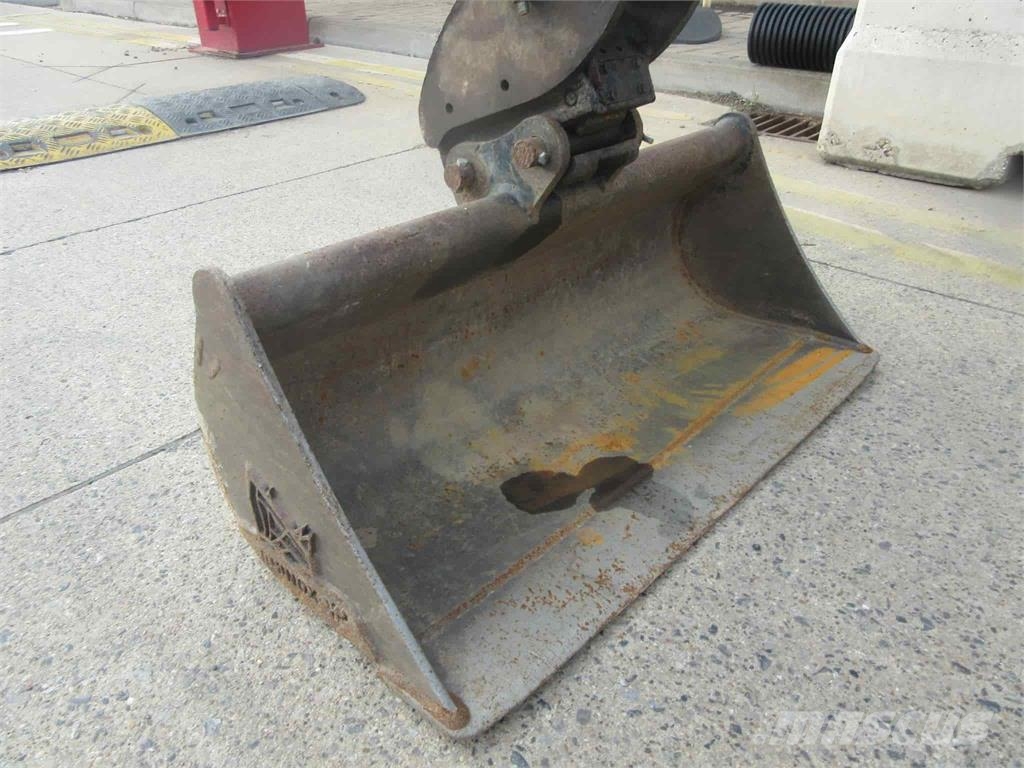 Wacker Neuson 803 Roomikekskavaatorid