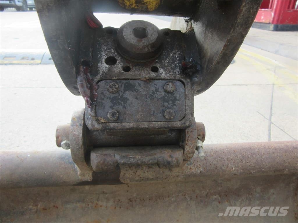 Wacker Neuson 803 Roomikekskavaatorid