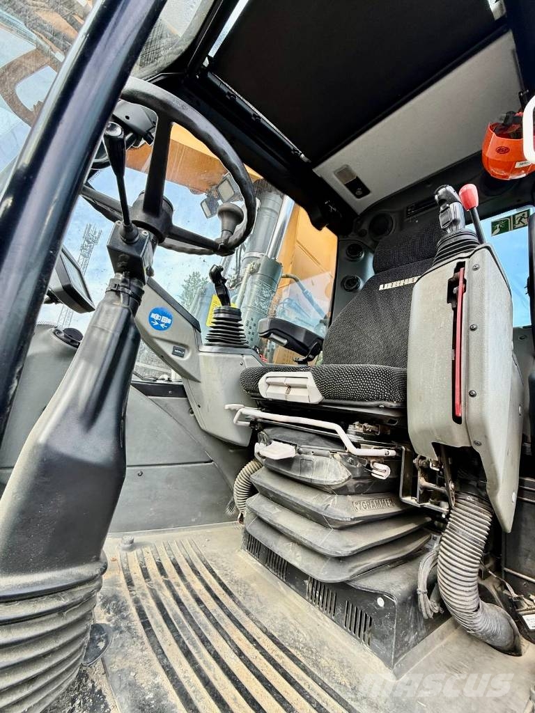 Liebherr 914 حفارات بعجل