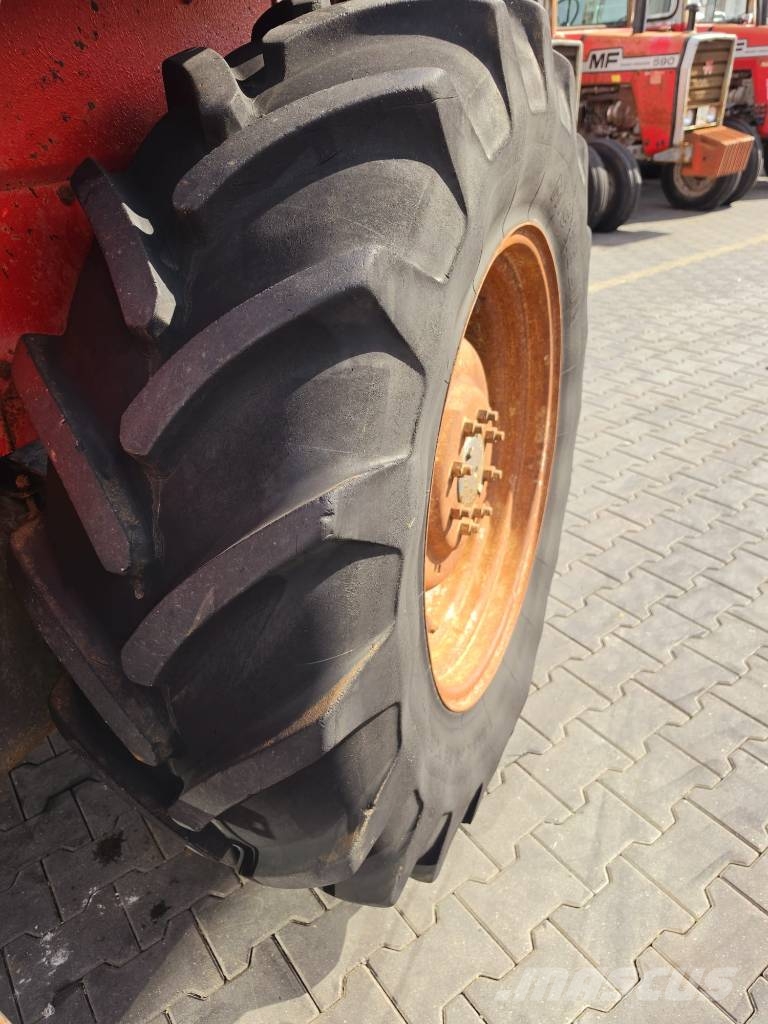 Massey Ferguson 675 Traktorit