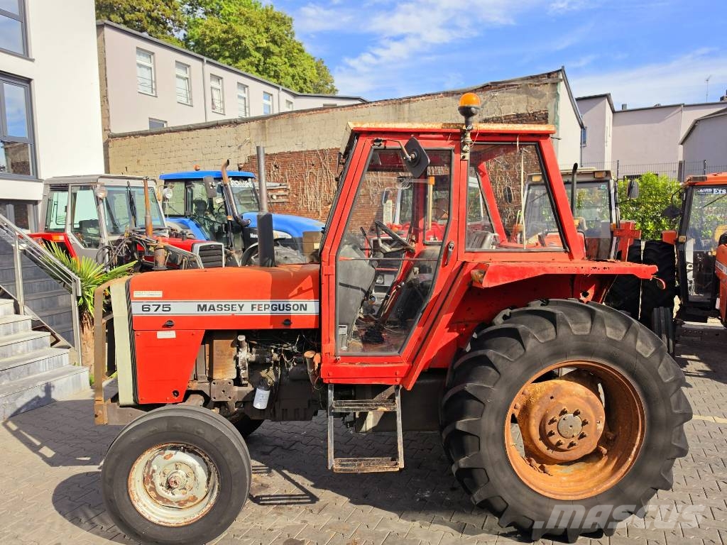 Massey Ferguson 675 Traktorit