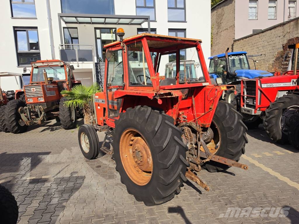 Massey Ferguson 675 Traktorit