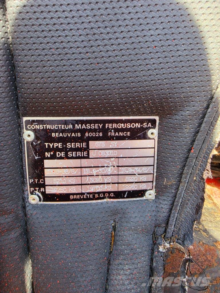 Massey Ferguson 675 Traktorit