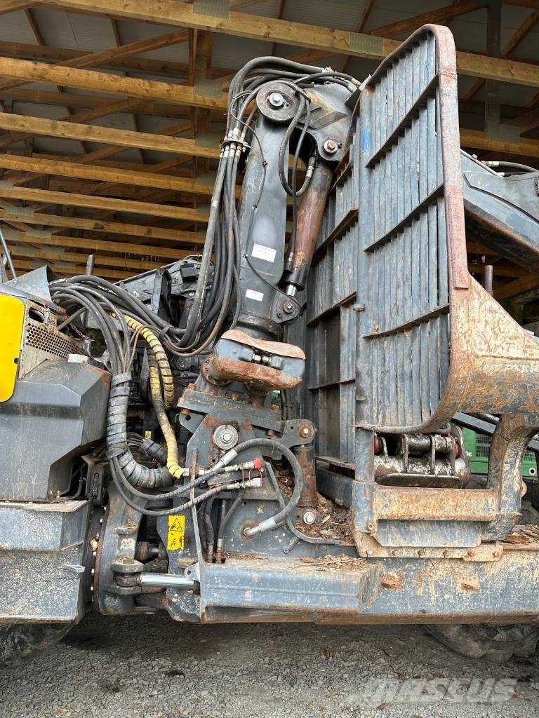 Ponsse Buffalo 8W Forwarder