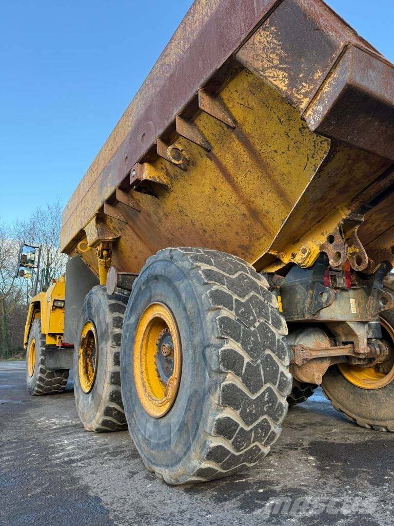 Komatsu HM 300-2 //BJ. 2008/13165/Klima/6X6/ Midjestyrd dumper