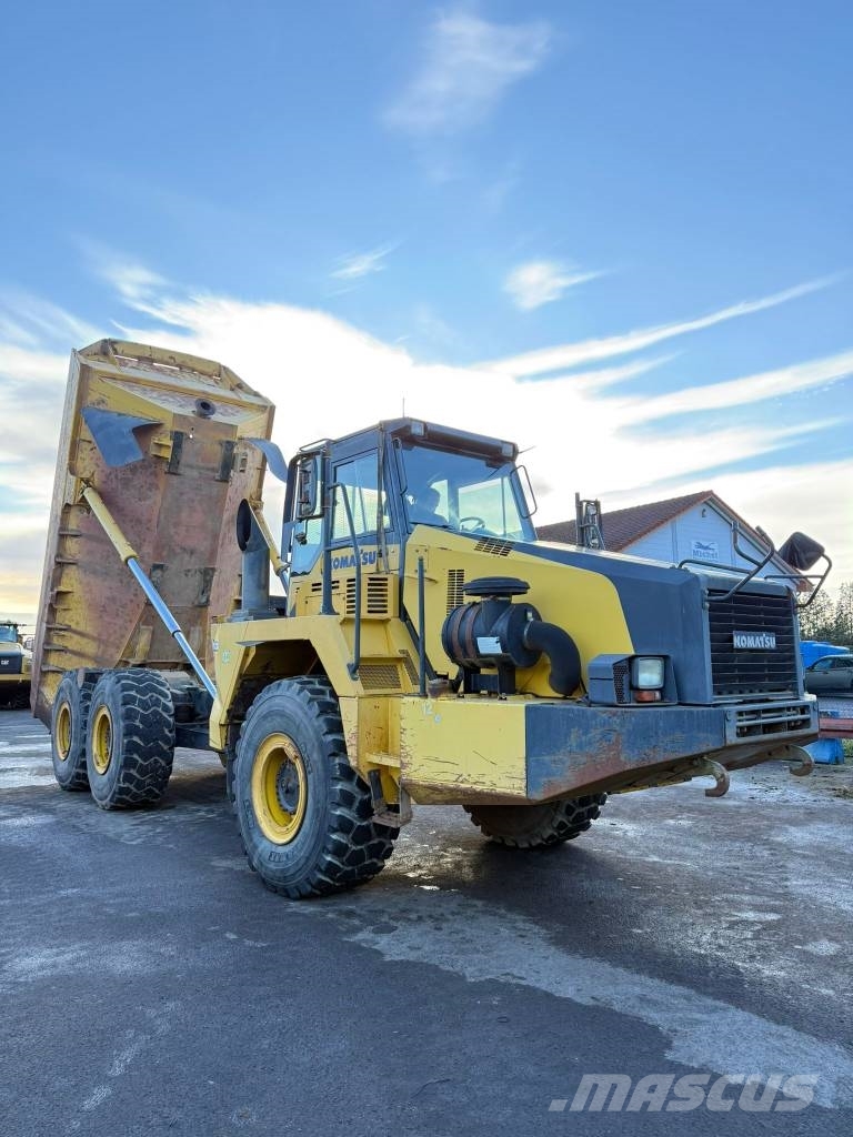 Komatsu HM 300-2 //BJ. 2008/13165/Klima/6X6/ Midjestyrd dumper