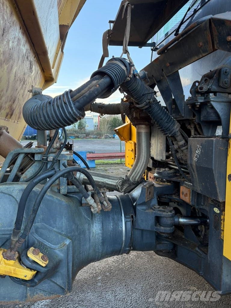 Komatsu HM 300-2 //BJ. 2008/13165/Klima/6X6/ Midjestyrd dumper