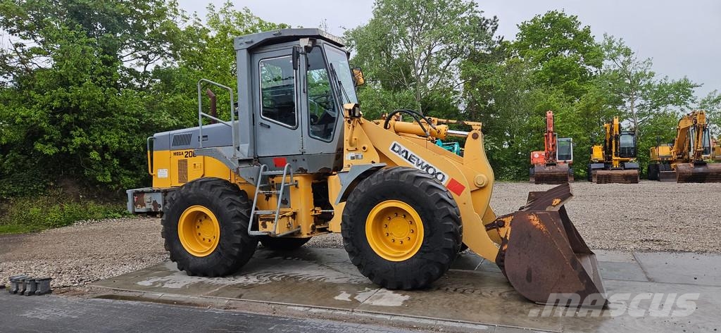 Daewoo Doosan MEGA 200 Chargeuse sur pneus