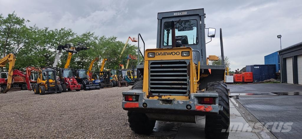 Daewoo Doosan MEGA 200 Chargeuse sur pneus