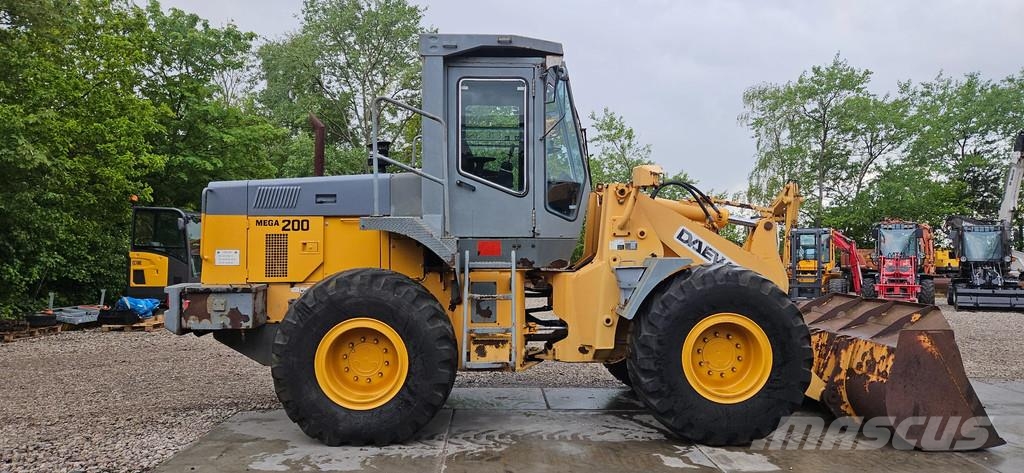 Daewoo Doosan MEGA 200 Chargeuse sur pneus