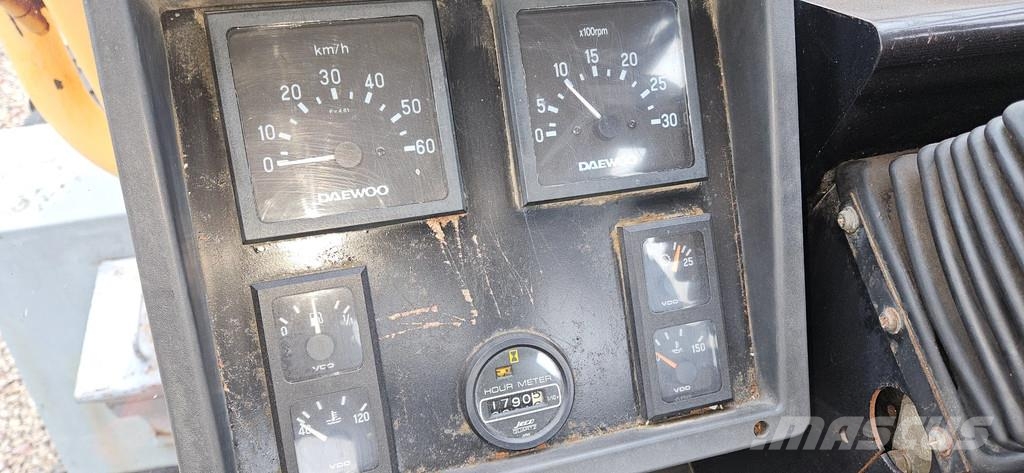 Daewoo Doosan MEGA 200 Chargeuse sur pneus