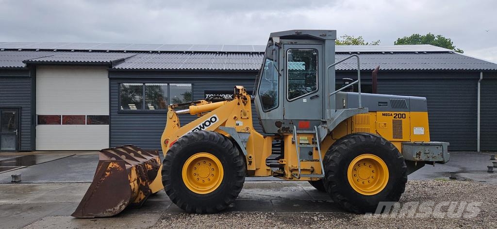 Daewoo Doosan MEGA 200 Chargeuse sur pneus
