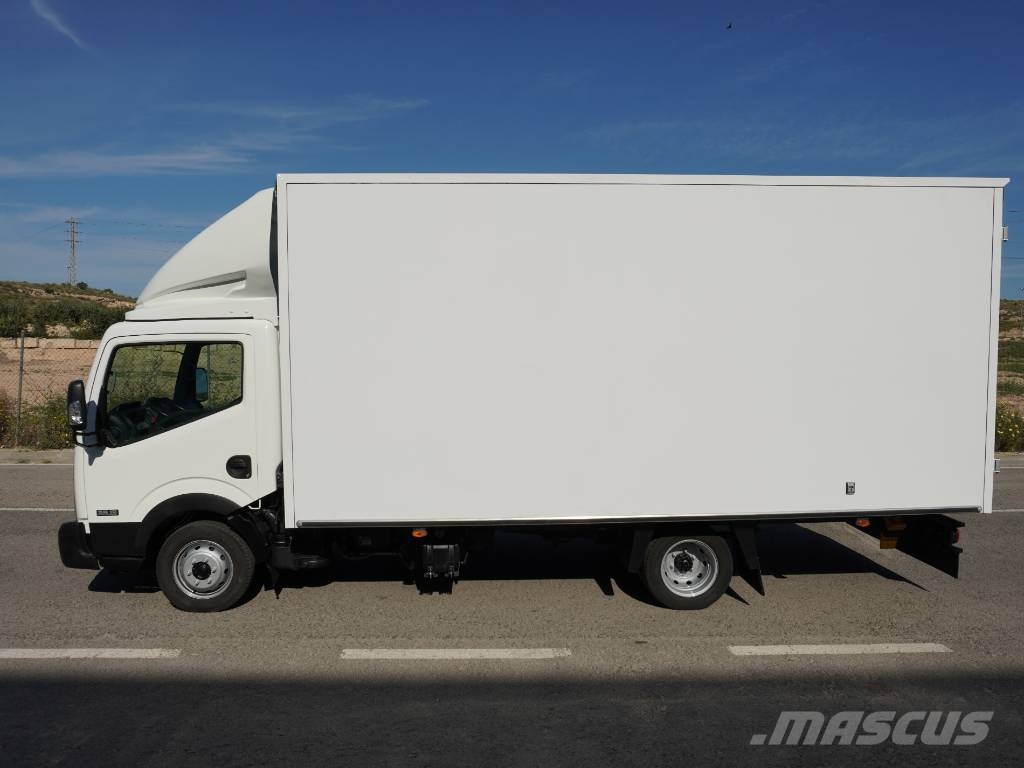 Nissan NT400 **** RESERVADO **** Фургони