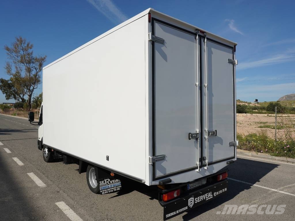 Nissan NT400 **** RESERVADO **** Фургони