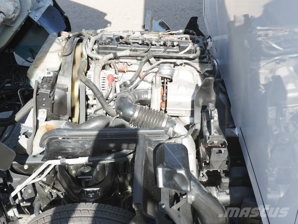 Nissan NT400 **** RESERVADO **** Фургони