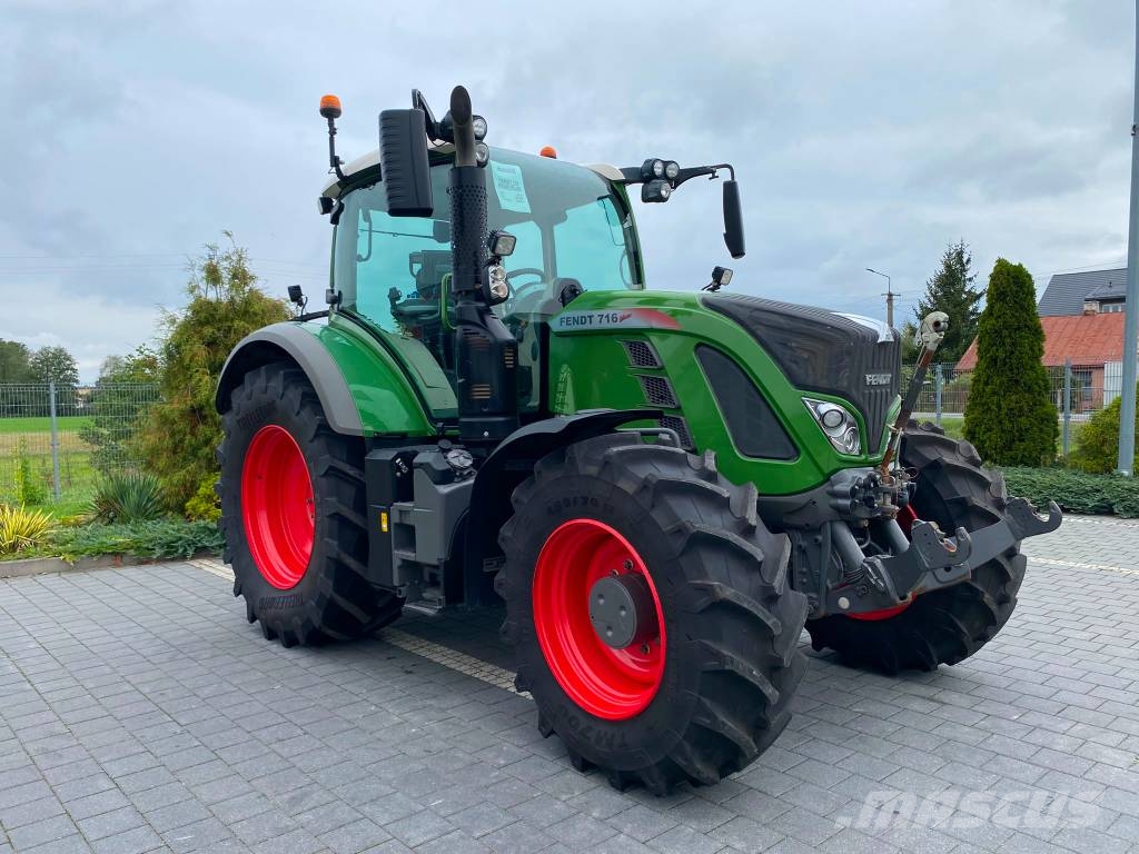 Fendt 716 Profi Plus Tractoren