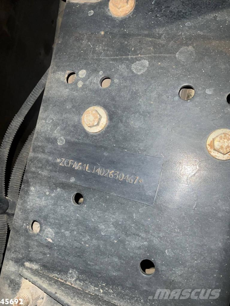 Iveco ML150E25 Euro 6 Full steel Camiones de cama baja