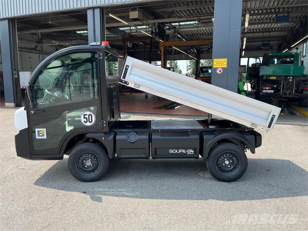 Goupil G 4 Elektrofahrzeug Transporter zur Miete Box body