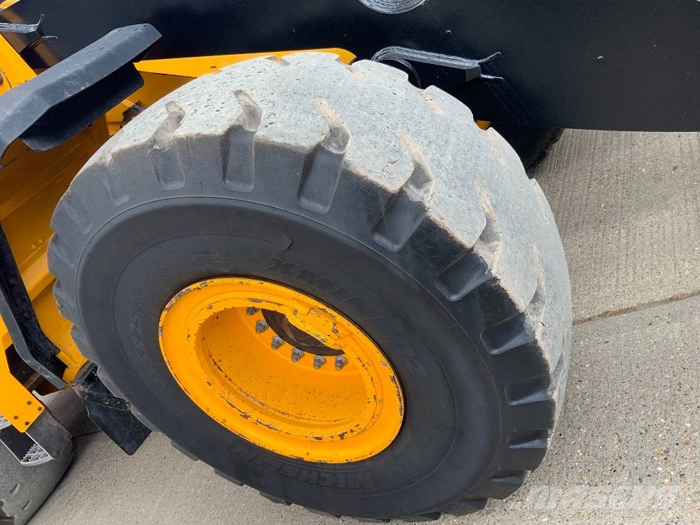 JCB 457 ZX Kolesni nakladalci