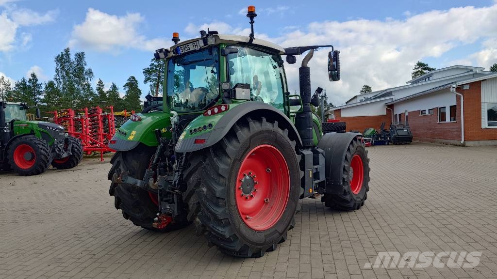 Fendt 724 Vario Profi Plus Tractoren