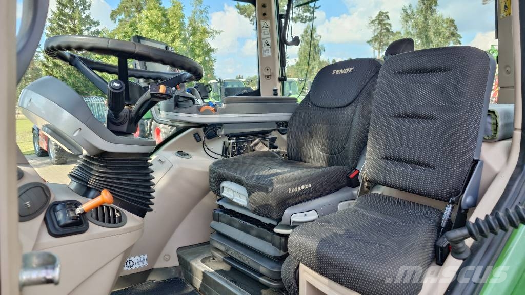Fendt 724 Vario Profi Plus Tractoren