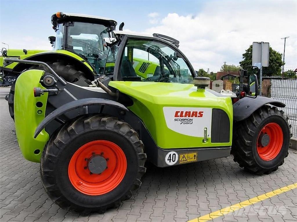 CLAAS Scorpion 7030 Hjulgravere