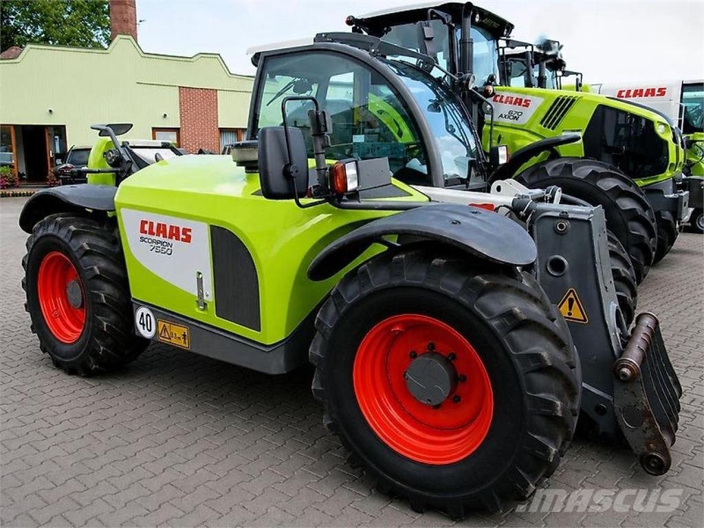 CLAAS Scorpion 7030 Hjulgravere