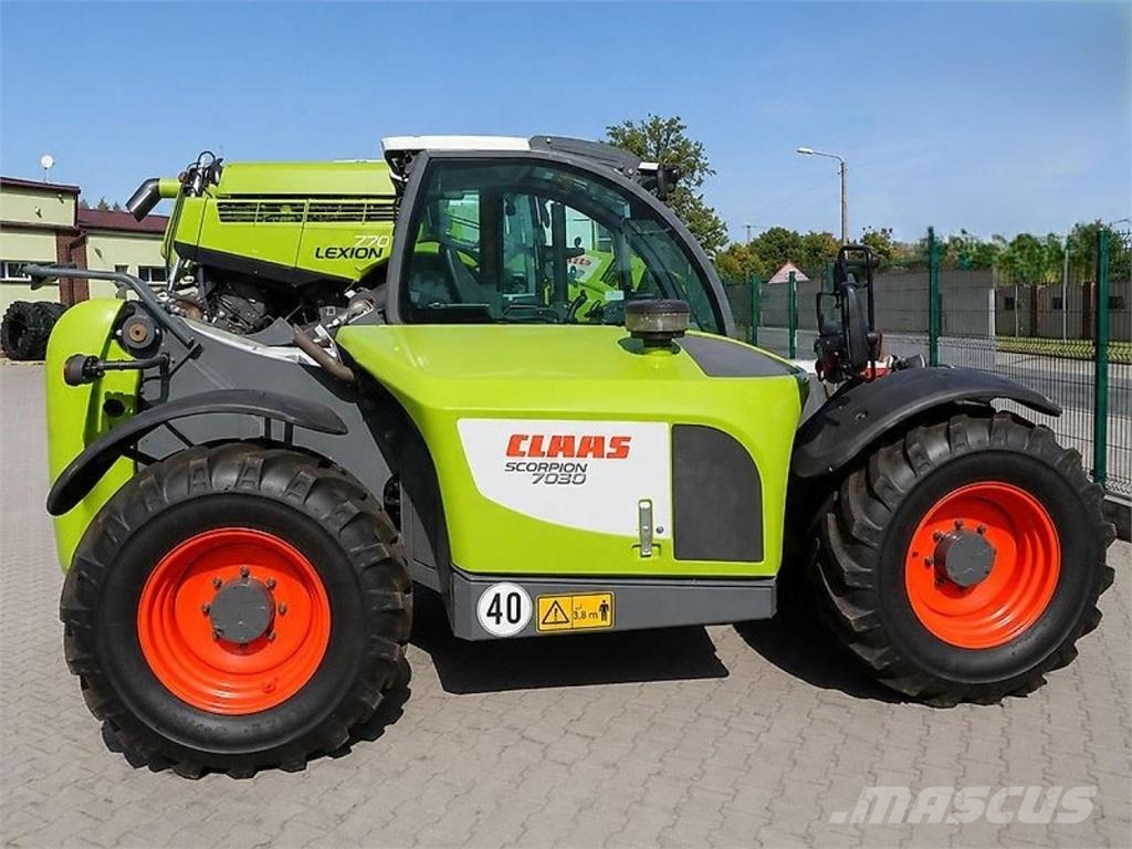 CLAAS Scorpion 7030 Hjulgravere