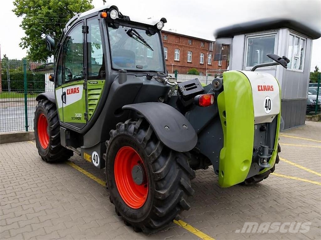 CLAAS Scorpion 7030 Hjulgravere