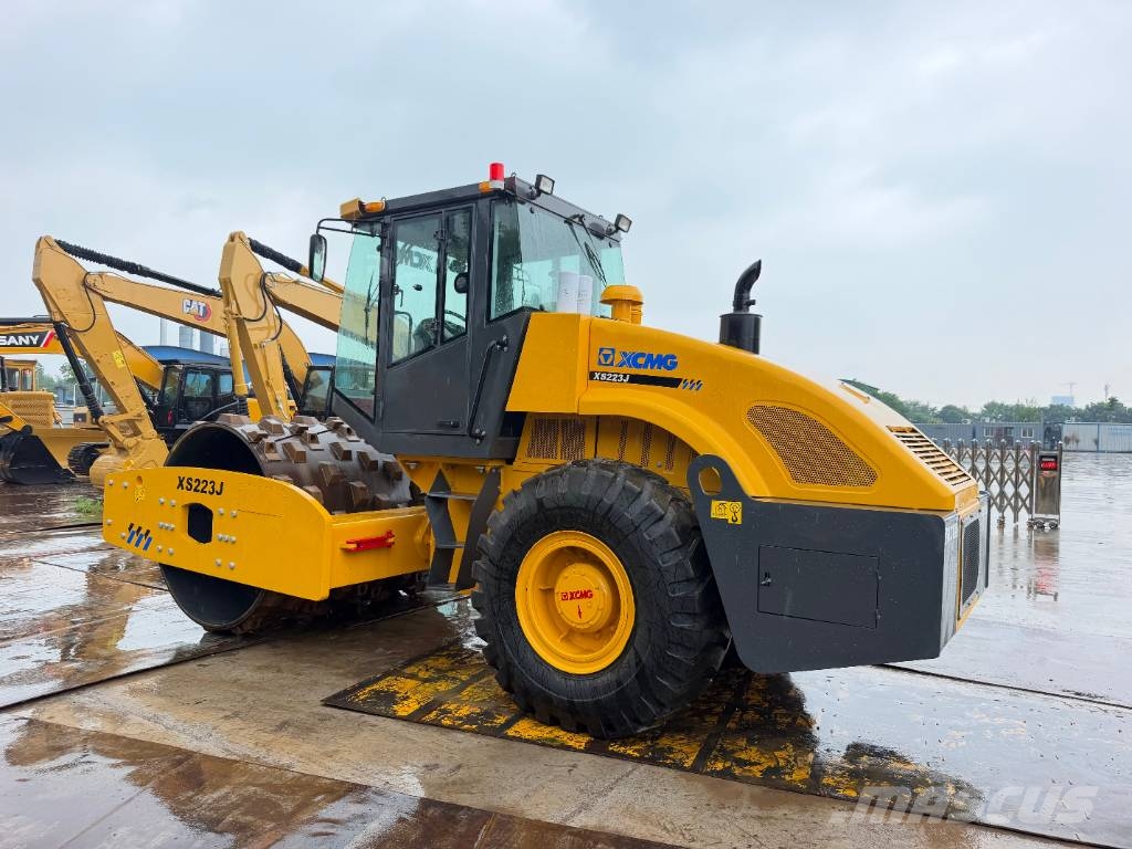 XCMG XS 223 J Single drum rollers