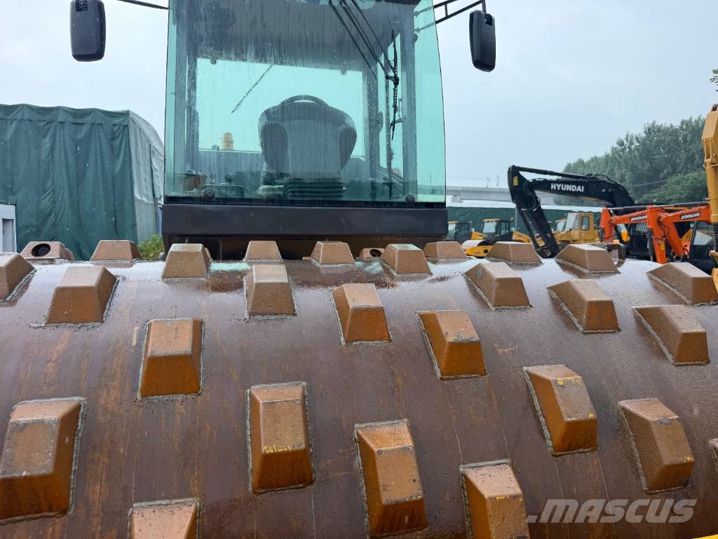 XCMG XS 223 J Single drum rollers