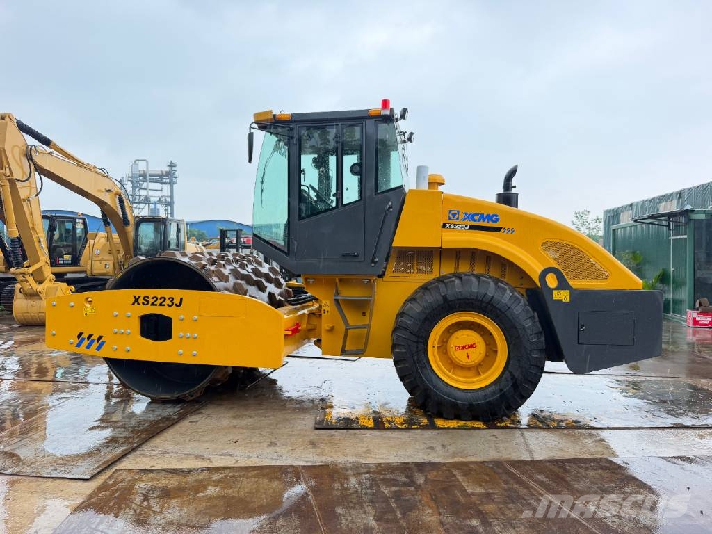 XCMG XS 223 J Single drum rollers