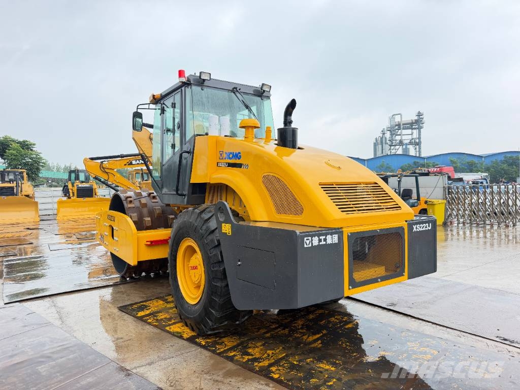 XCMG XS 223 J Single drum rollers