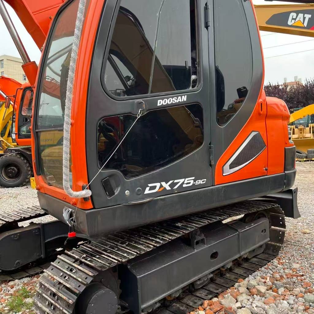 Doosan DX 75-9 C Mini bageri < 7t