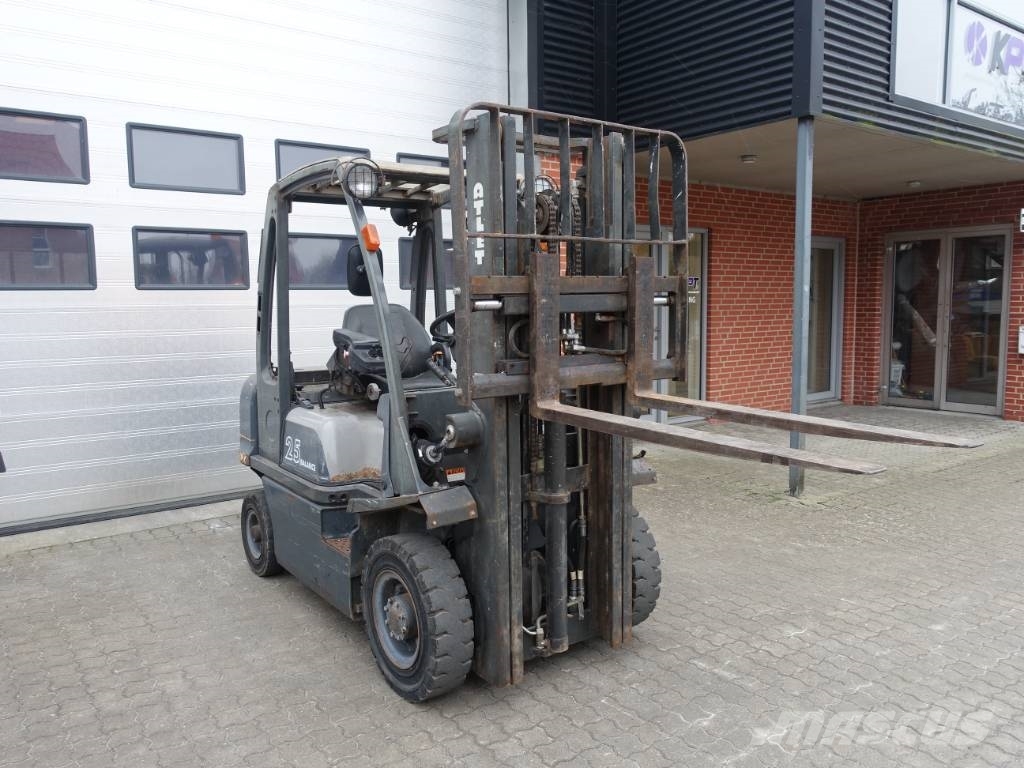 Nissan Atlet Y1D2A25T Diesel Trucker