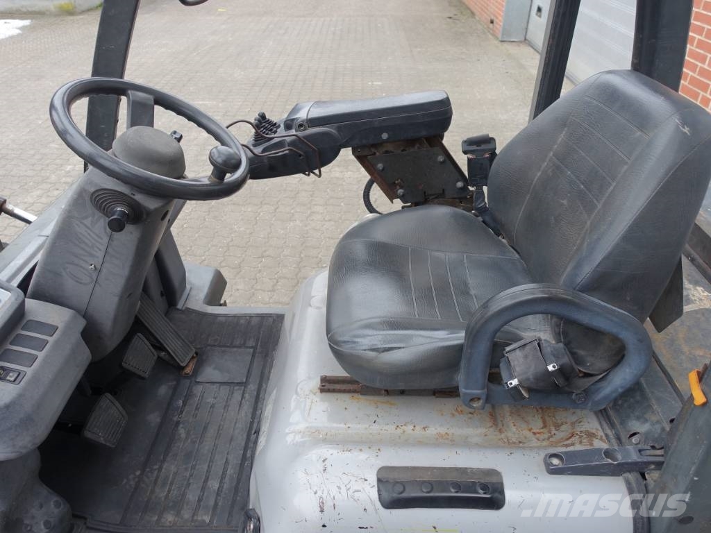 Nissan Atlet Y1D2A25T Diesel Trucker