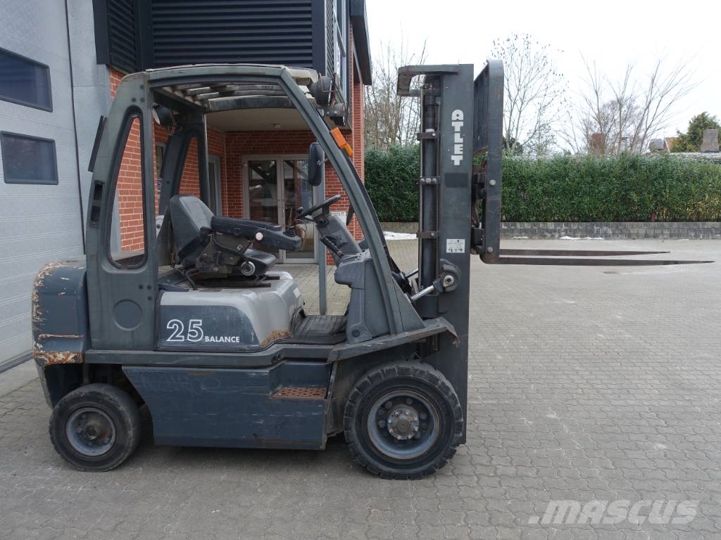 Nissan Atlet Y1D2A25T Diesel Trucker