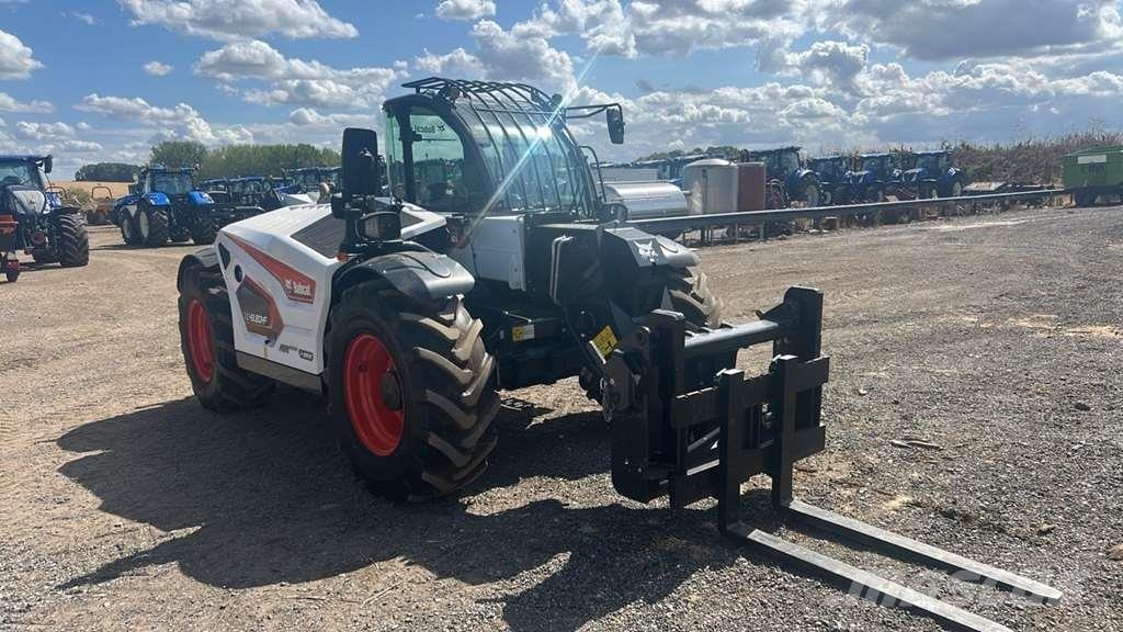 Bobcat TL43.80HF مناولات متداخلة