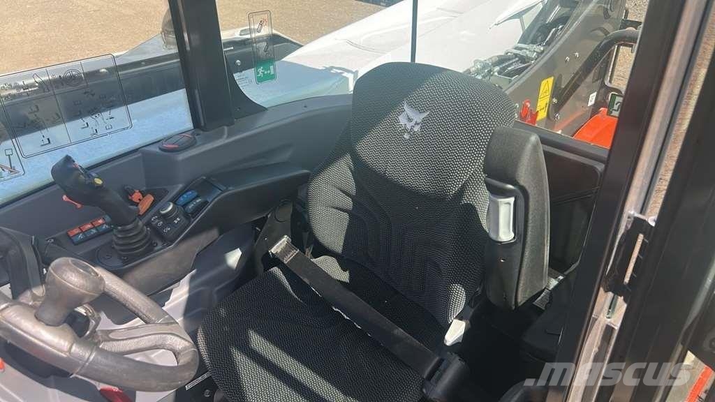 Bobcat TL43.80HF مناولات متداخلة