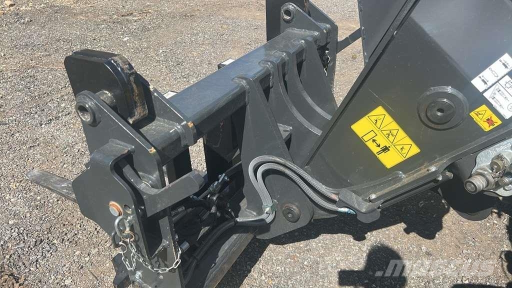 Bobcat TL43.80HF مناولات متداخلة
