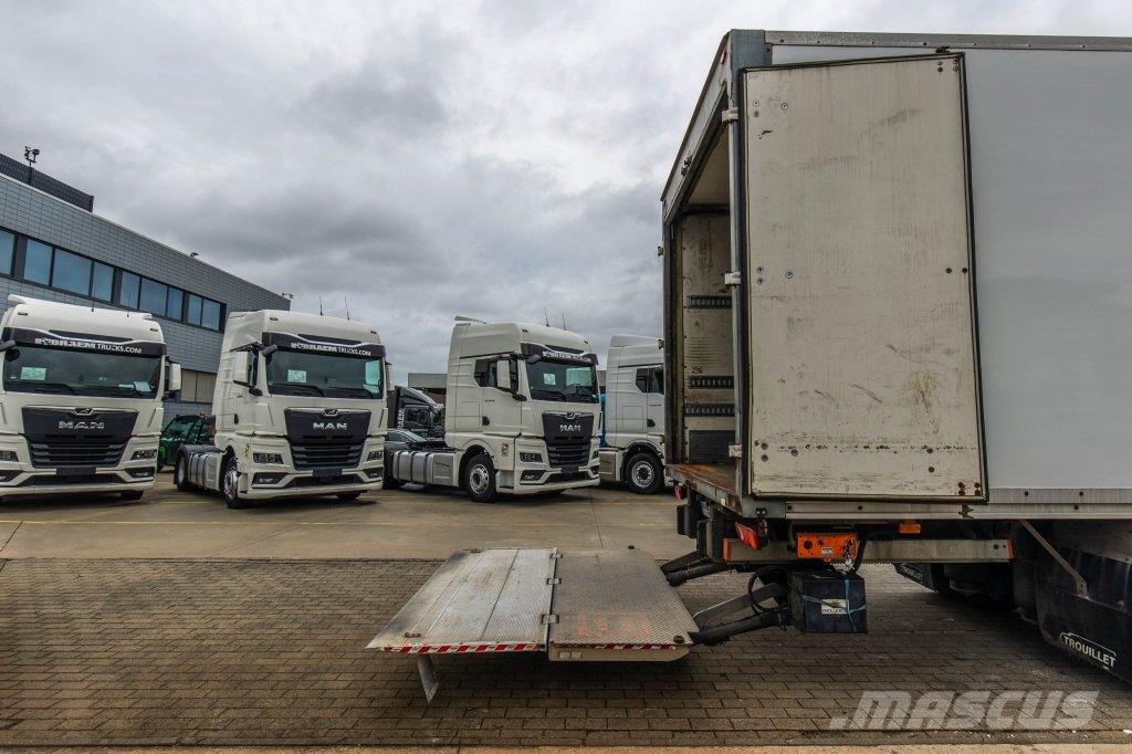 Renault D19 280 DTI+DHOLLANDIA 2T. Box trucks