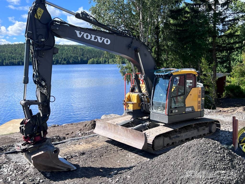 Volvo ECR 235 med 3D Grävsystem Rupsgraafmachines