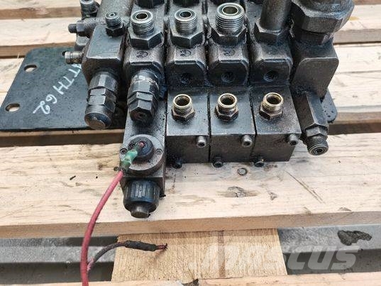 CAT TH 62 hydraulic distributor Motores