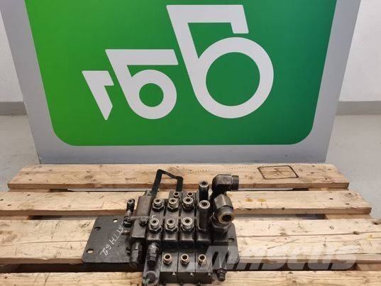 CAT TH 62 hydraulic distributor Motores