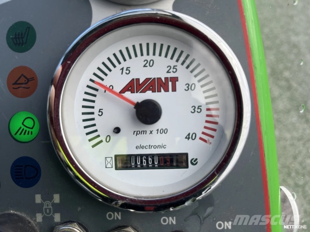 Avant 735 Μίνι φορτωτές