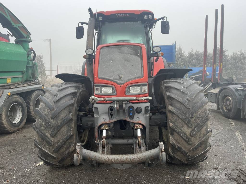 Valtra S 322 الجرارات