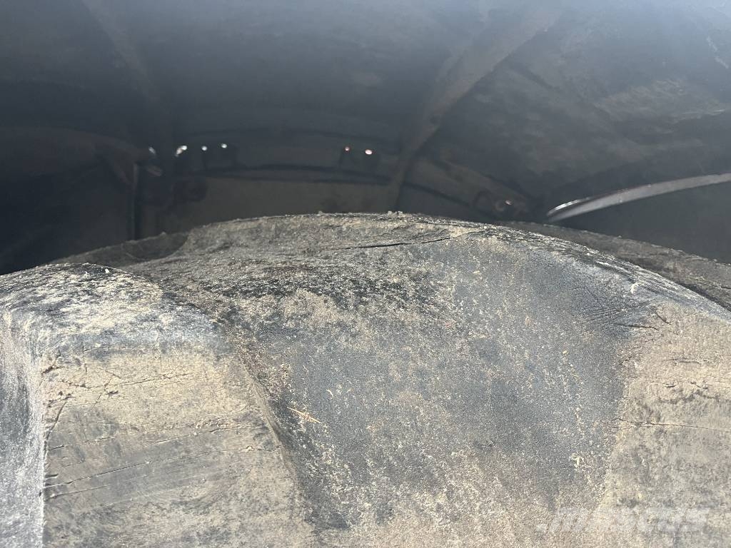 Valtra S 322 الجرارات